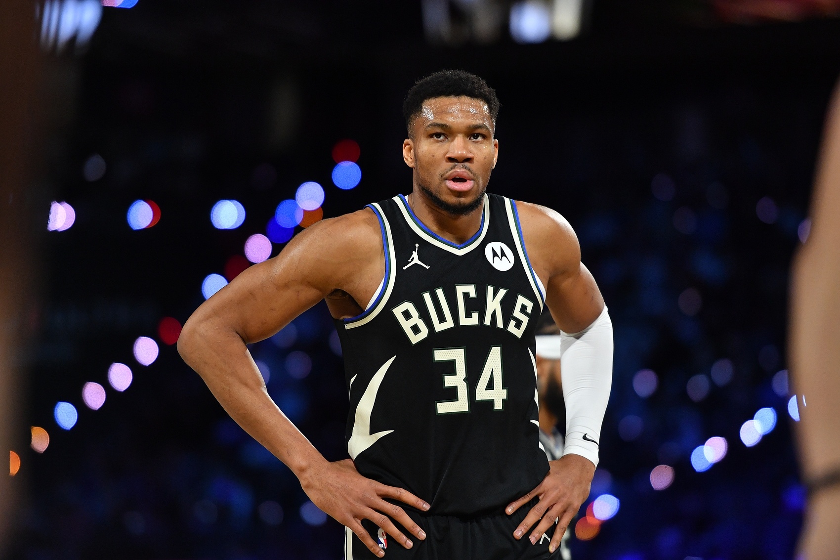 九游体育官方网站-NBA公布最新MVP排行榜：约基奇领跑