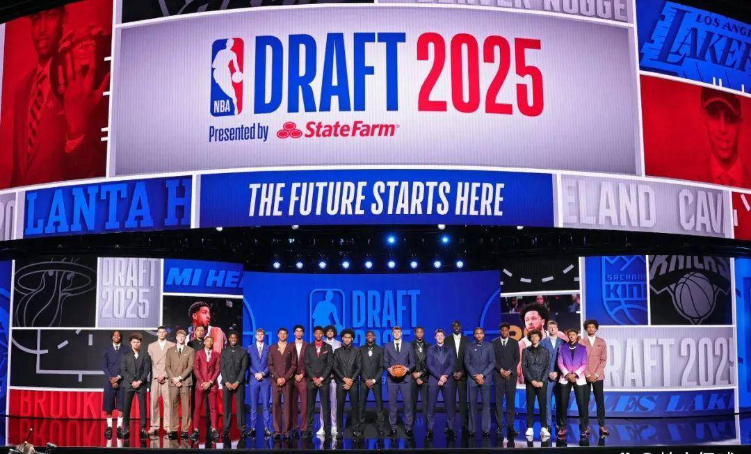 包含NBA考虑降低选秀年龄限制，高中生或回归的词条