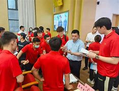 九游体育官方网站-退役运动员进校园：千名冠军当体育辅导员